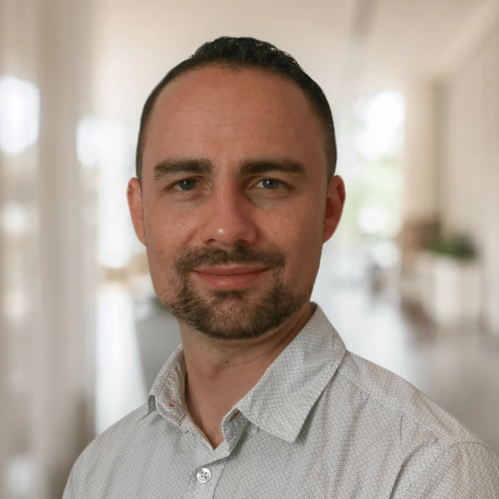 Lucas Aubert — founder of Digisphere Lab, 8+ years building training platforms